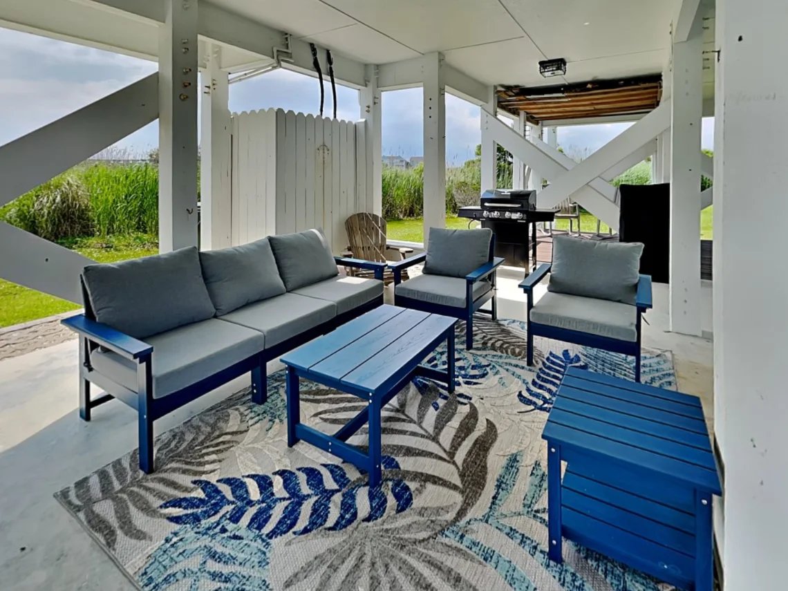 Covered patio lounge with BBQ